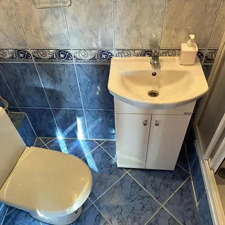 Janina Πανσιόν Zab